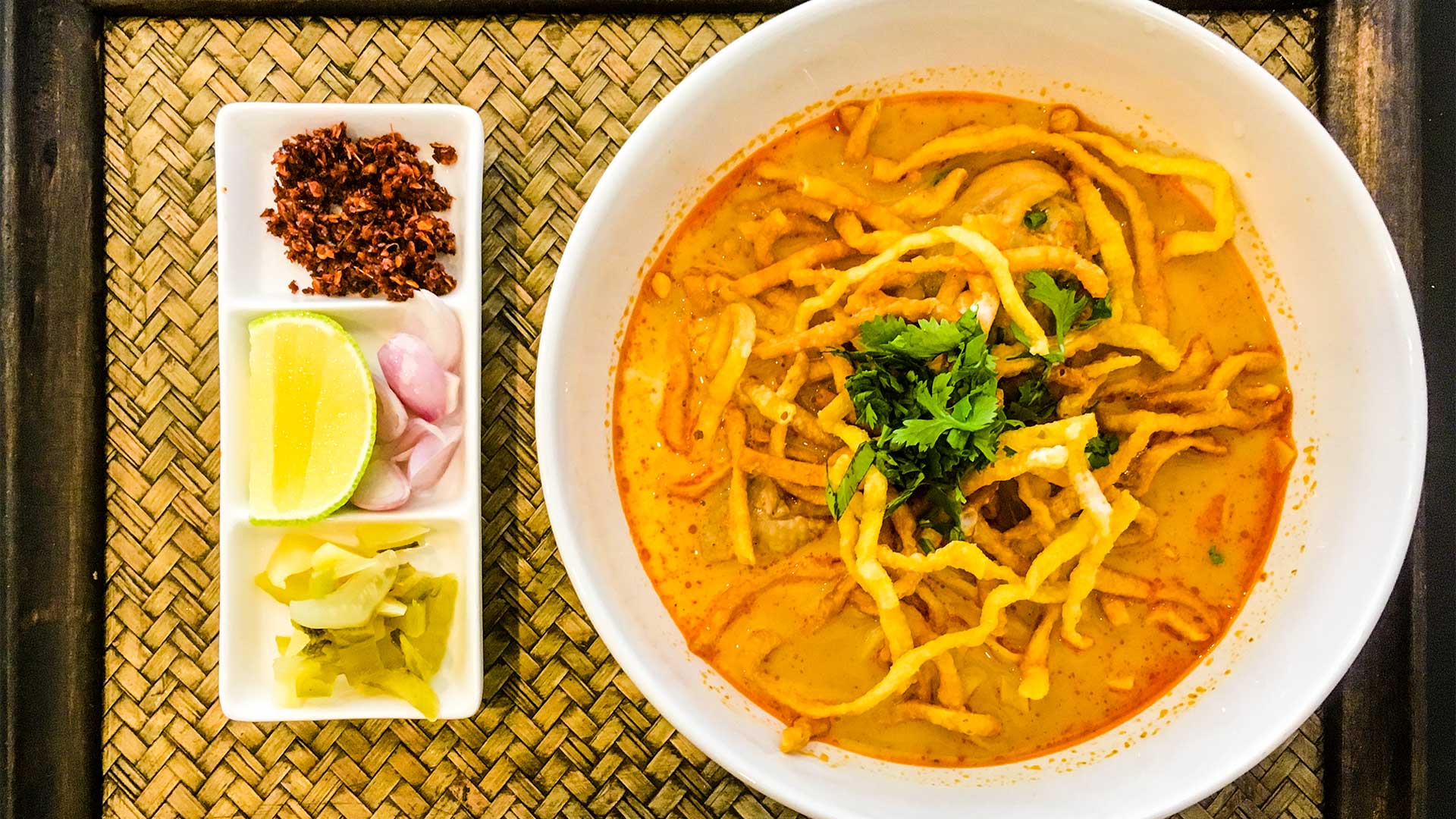 Thailändisches Essen - Unsere liebsten Gerichte der Thai Küche (mit ...